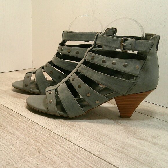 Lane Bryant Slate Gray Gladiator Sandals with rivet detail Kitten Heel Size 10 W - Picture 2 of 10